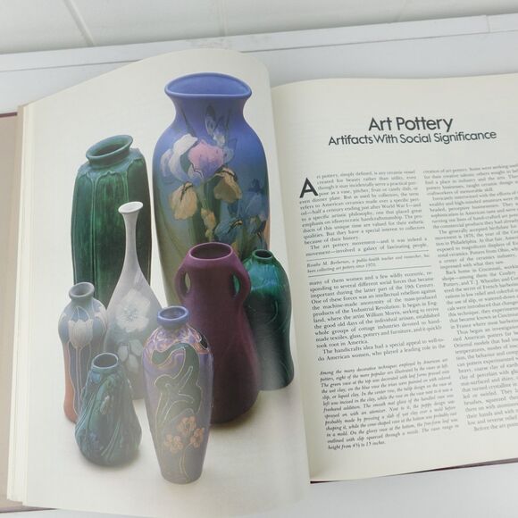 The Encyclopedia of Collectibles Arrowheads Art Glass Pottery + More Hardcover - Picture 10 of 16